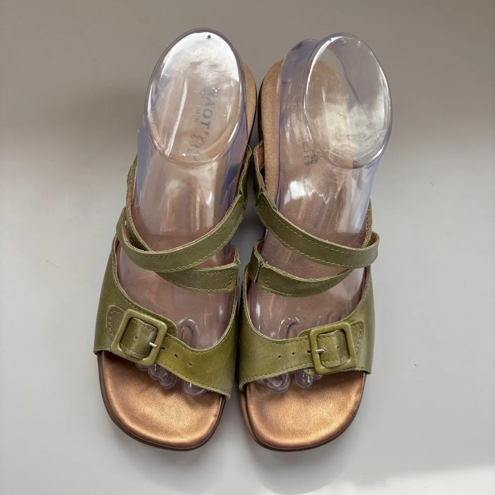 Naot Leather Clog Sandals Size EU 40 US 9 Olive Green Comfort Wedge Buckle Shoes